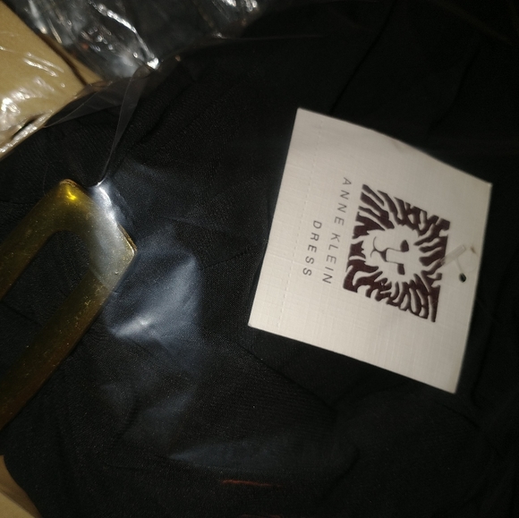 Buy My Closet - Picture 6 of 6